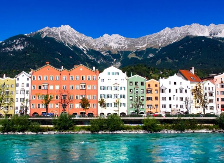 Le Tyrol. JVO Voyages votre agence de voyages en groupe par excellence, organise des excursions et croisières. Ville du Tyrol.