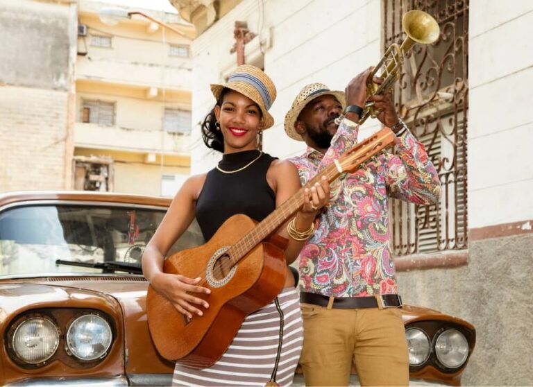 Charmes de Cuba. JVO Voyages votre agence de voyages en groupe par excellence, organise des excursions et croisières. Musique à la Havane.