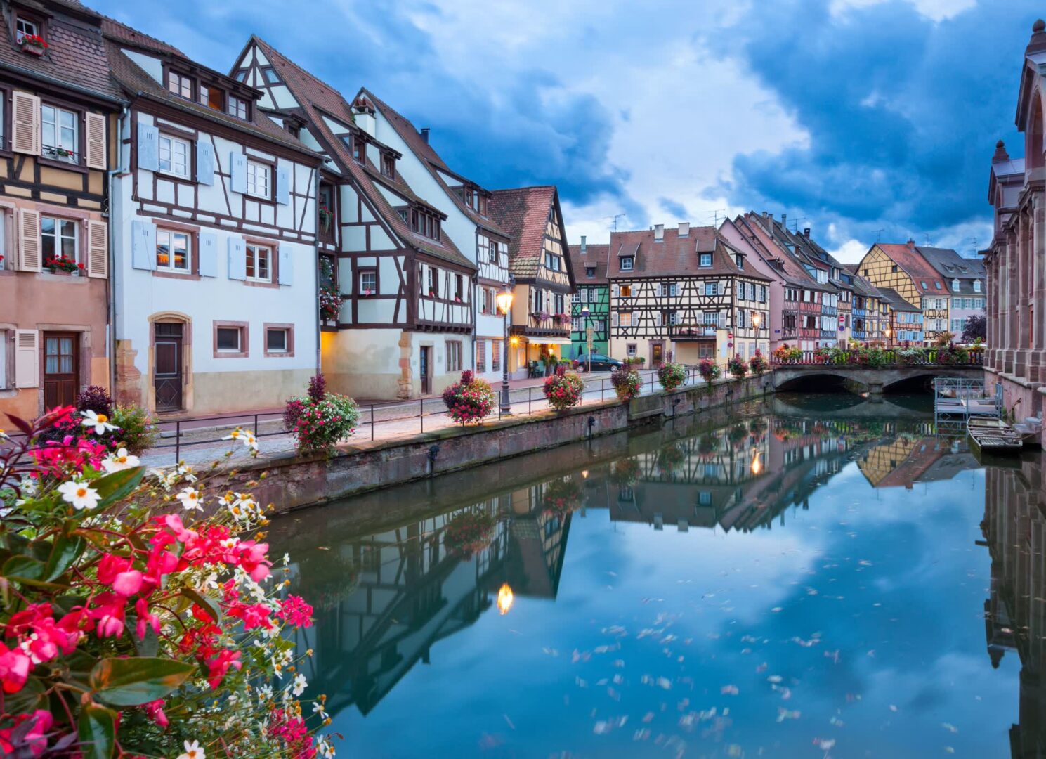 JVO Voyage, votre agence de voyages en groupe par excellence, organise des excursions. en Alsace. Maisons typiques alsaciennes