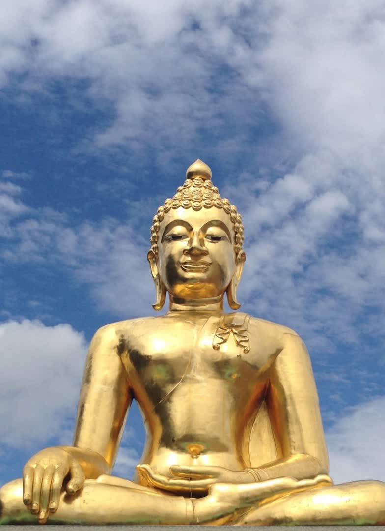 Bouddha. JVO Voyage, votre agence de voyages en groupe par excellence, organise des excursions en Thaïlande.