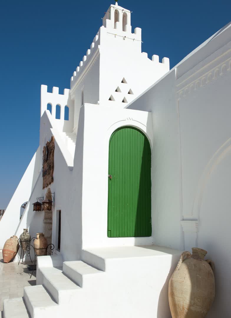 Maison tunisienne. JVO Voyage, votre agence de voyages en groupe par excellence, organise des excursions en Tunisie.