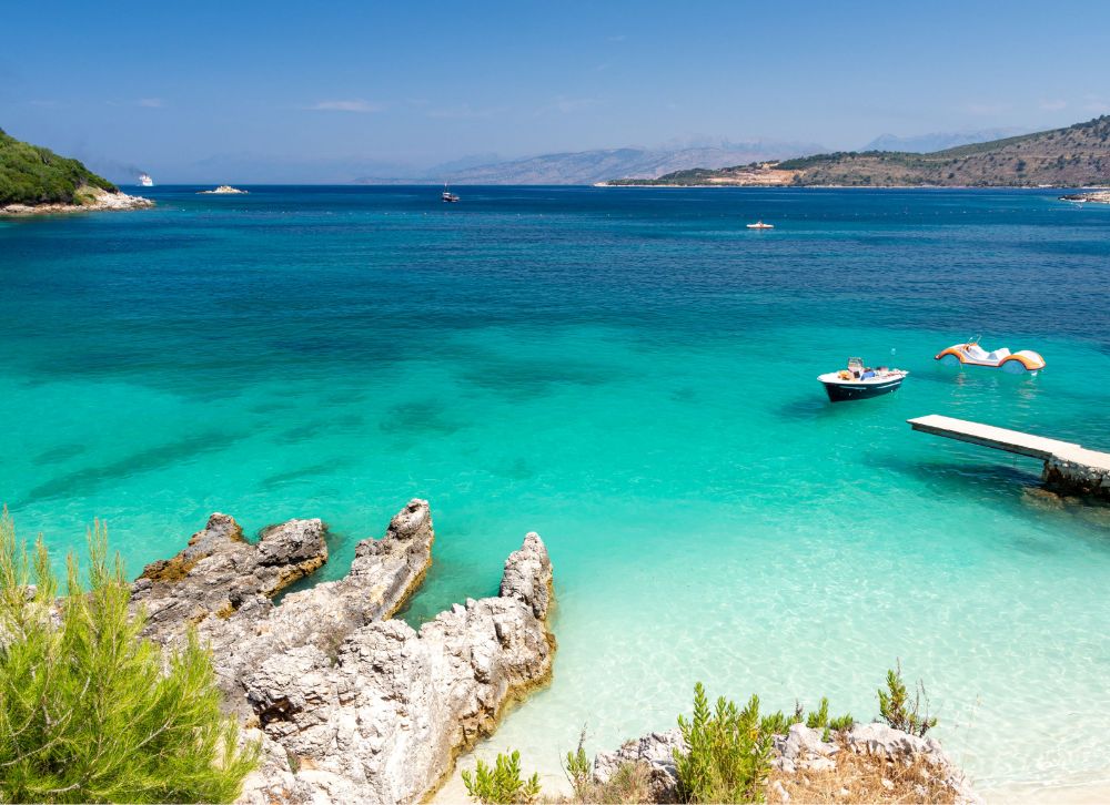 Plage d'Albanie. JVO Voyages votre agence de voyages en groupe par excellence, organise des excursions.