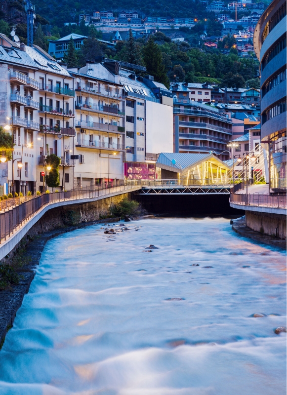 JVO Voyages votre agence de voyages en groupe par excellence, organise des excursions Au cœur des montagnes. Andorre-la-Vieille.