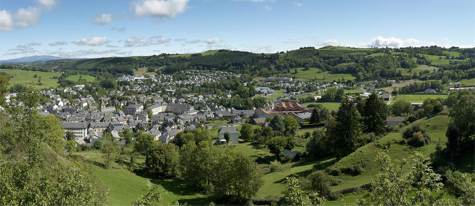 Riom-ès-Montagnes. JVO Voyage, votre agence de voyages en groupe par excellence, organise des excursions en Auvergne.