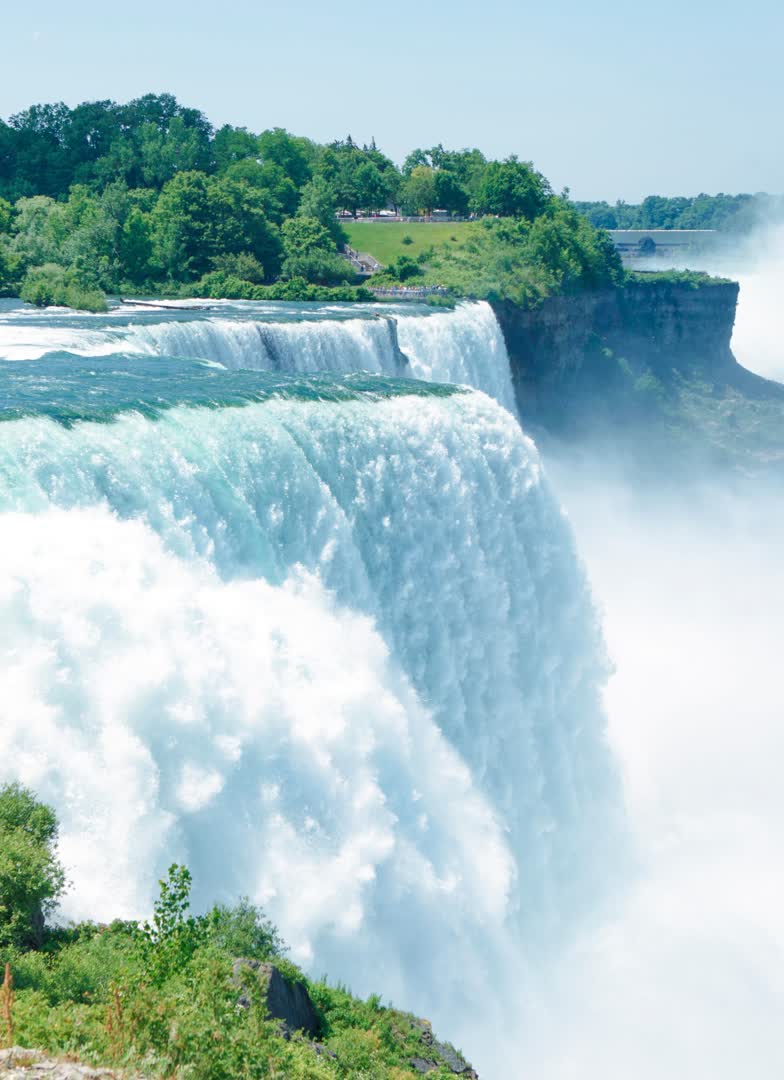 JVO Voyage, votre agence de voyages en groupe par excellence, organise des excursions au Canada. Chutes d'eau.