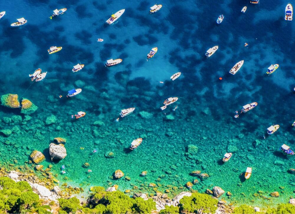 Capri - La côte Amalfitaine. JVO Voyages votre agence de voyages en groupe par excellence, organise des excursions et croisières.