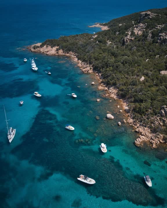Plage du Cismonte en Haute-Corse. JVO Voyage, votre agence de voyages en groupe par excellence, organise des excursions en France sur l'île de Beauté.