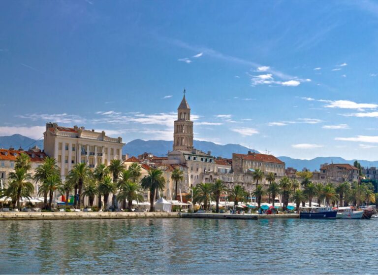 Croatie - La riviera d'argent. JVO Voyages votre agence de voyages en groupe par excellence, organise des excursions. Split.
