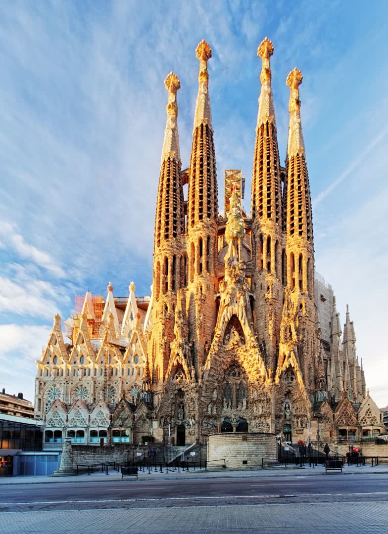 Croisière Catalane, explorez les trésors de la Catalogne en mer - JVO Voyage, votre agence de voyages en groupe par excellence, organise des excursions en Espagne. Cathédrale de Barcelone.