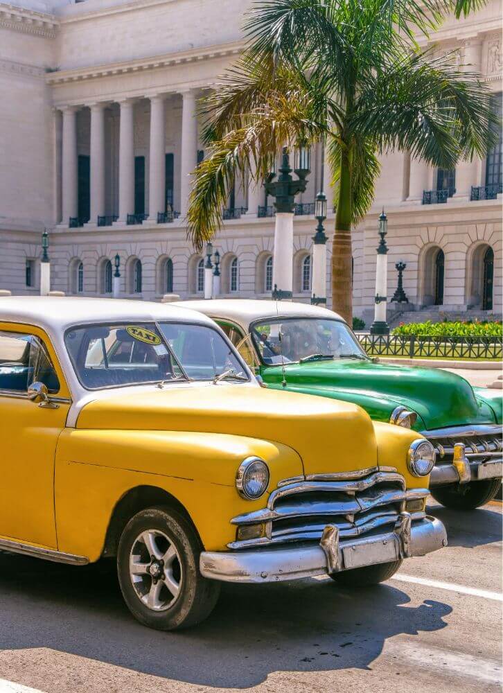 Cuba. JVO Voyages votre agence de voyages en groupe par excellence, organise des excursions et croisières. Les vieilles voitures.
