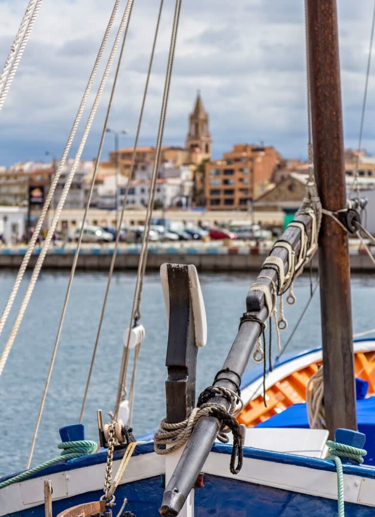 Port de Palamos - Découverte Catalane. JVO Voyage, votre agence de voyages en groupe par excellence, organise des excursions en Espagne.