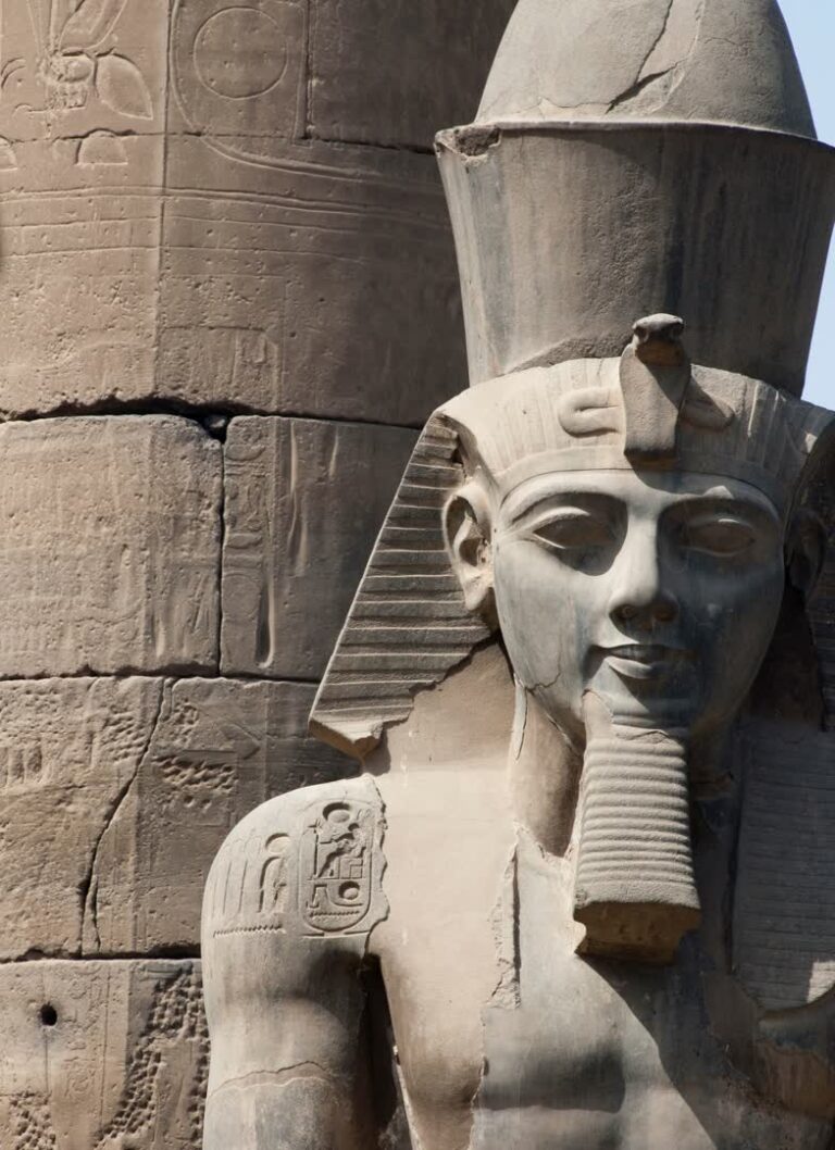 JVO Voyage, votre agence de voyages en groupe par excellence, organise des excursions en Egypte. Pyramide égyptienne