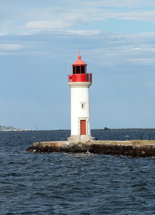 JVO Voyage, votre agence de voyages en groupe par excellence, organise des excursions en Occitanie : L'Etang de Thau