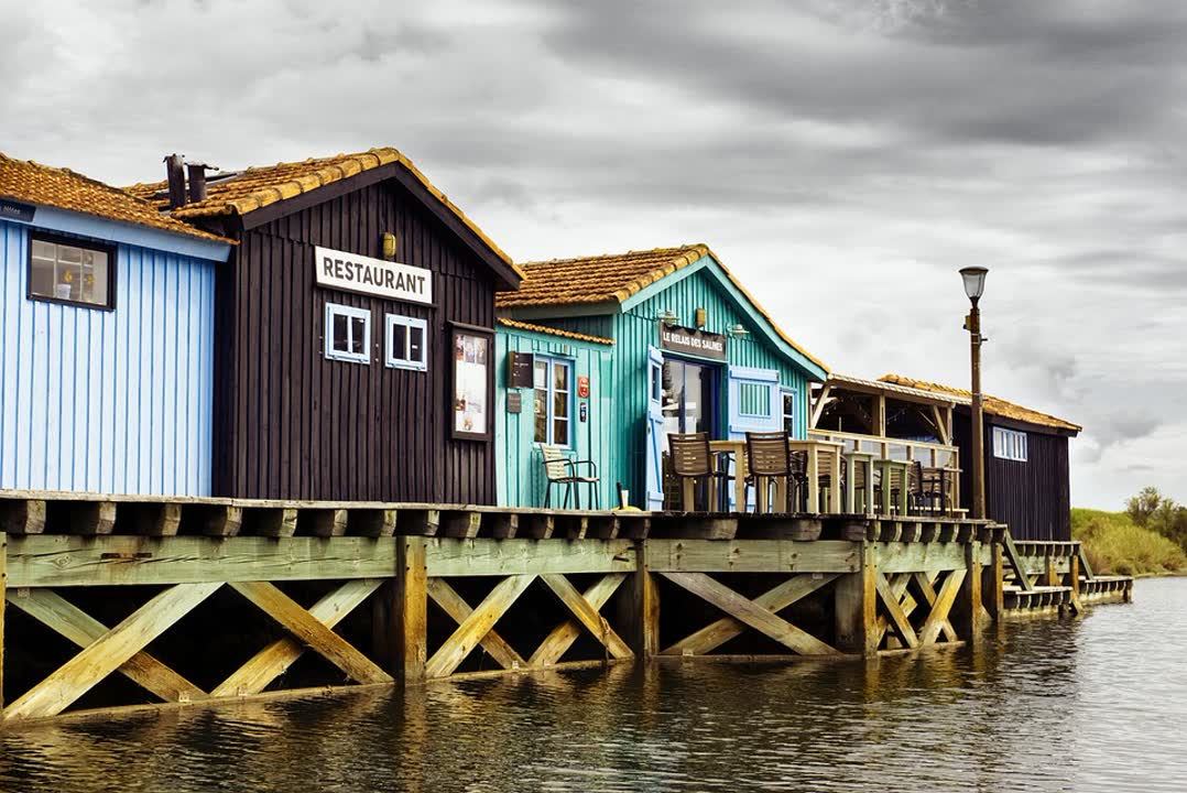 JVO Voyage, votre agence de voyages en groupe par excellence, organise des excursions en Charente-Maritime. Restaurant le relais des salins à l'Île d'Oléron