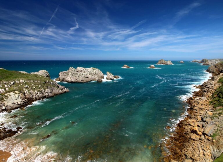 Plage de Galice. JVO Voyage, votre agence de voyages en groupe par excellence, organise des excursions en Espagne.