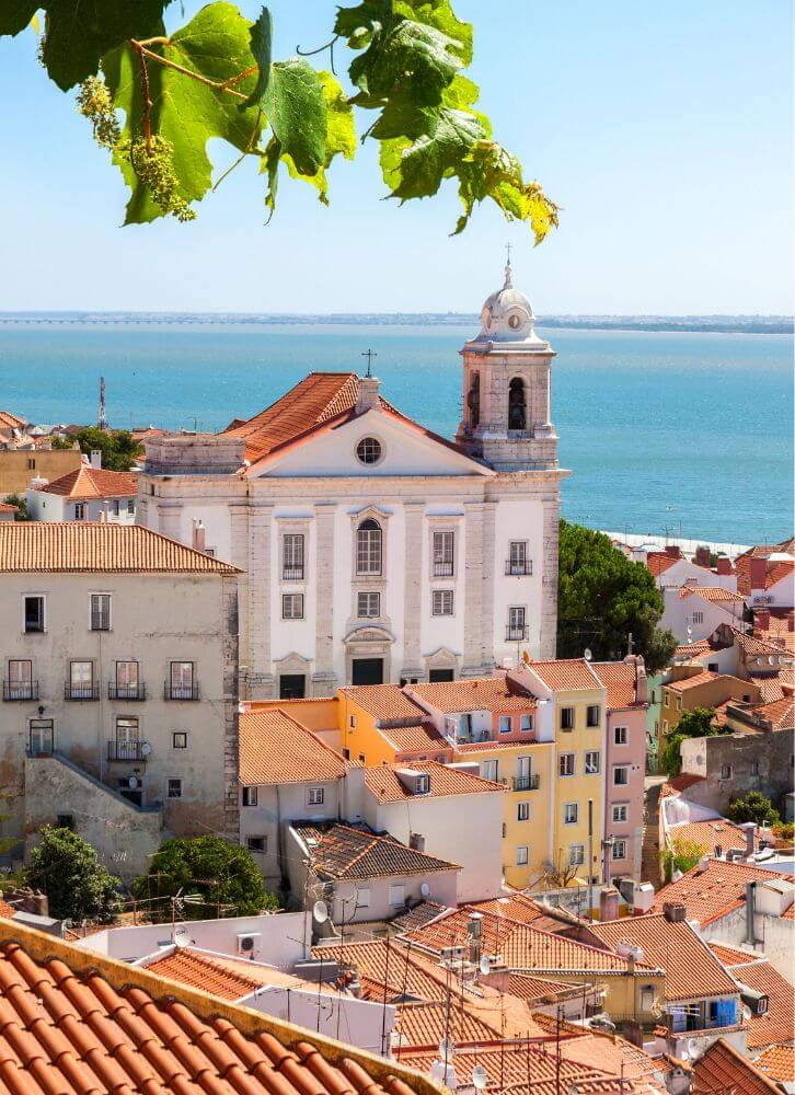 Le Portugal, pays ensoleillé et accueillant. JVO Voyages votre agence de voyages en groupe par excellence, organise des excursions.
