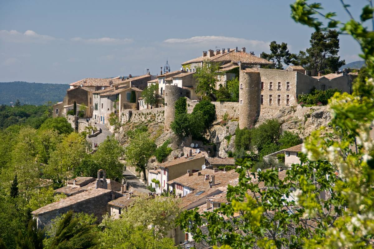 Excursion dans le Vaucluse proposé par JVO Voyage : visite de Ménerbes