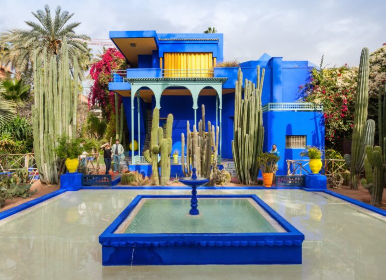 JVO Voyage, votre agence de voyages en groupe par excellence, organise des excursions au Maroc. Hôtel 4 étoles à Marrakech.