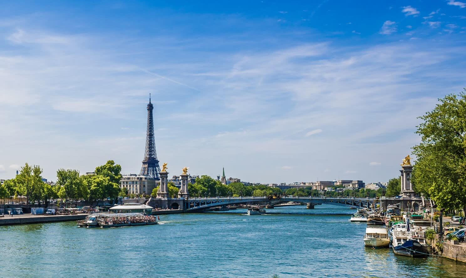 Excursion en croisière sur la Seine proposé par JVO Voyage, votre agence de voyages en groupe par excellence : découverte des Quais de la Seine à Paris
