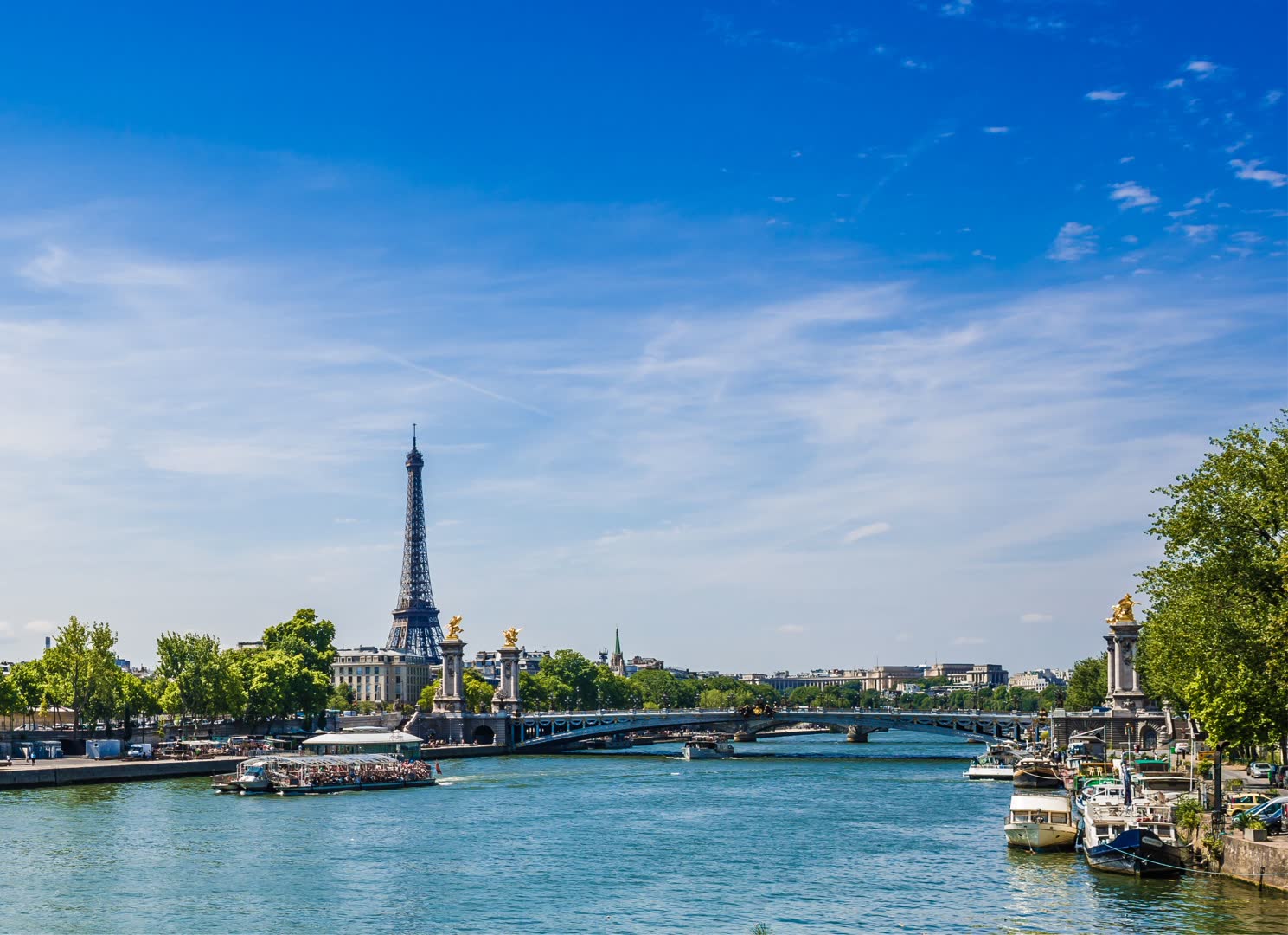 Excursion en croisière sur la Seine proposé par JVO Voyage, votre agence de voyages en groupe par excellence : découverte des Quais de la Seine à Paris