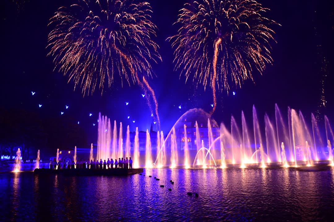 JVO Voyage, votre agence de voyages en groupe par excellence : Excursion au Puy du Fou. Spectacle pyrotechnique