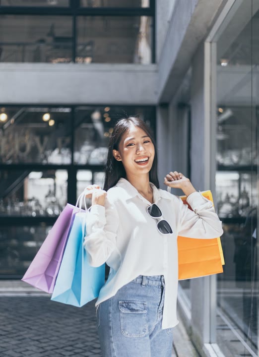 Excursion dans les Pyrénées Orientales proposé par JVO Voyage, votre agence de voyages en groupe par excellence : shopping