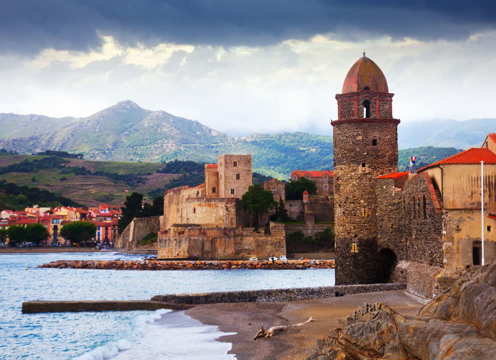 Excursion dans les Pyrénées-Orientales proposé par JVO Voyage, votre agence de voyages en groupe par excellence : Collioure