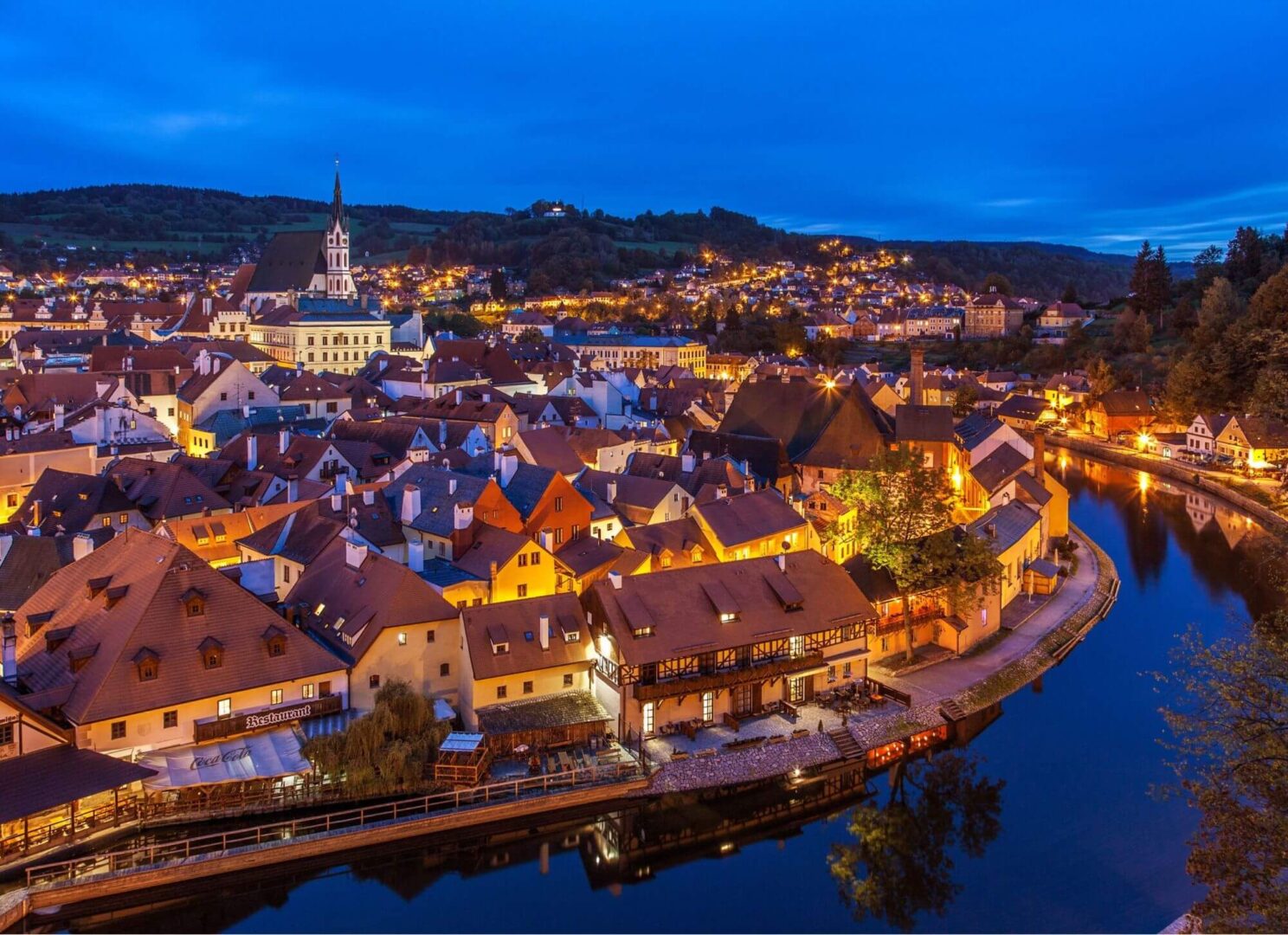 Prague et la bohême du sud. JVO Voyages votre agence de voyages en groupe par excellence, organise des excursions en République Tchèque.