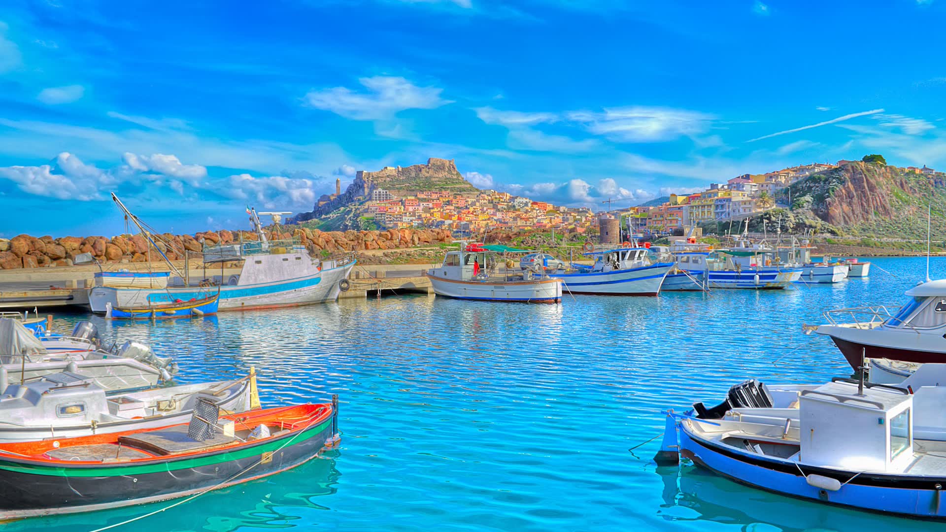 JVO Voyage, votre agence de voyages en groupe par excellence, organise des excursions en Italie. Port d'Alghero en Sardaigne.