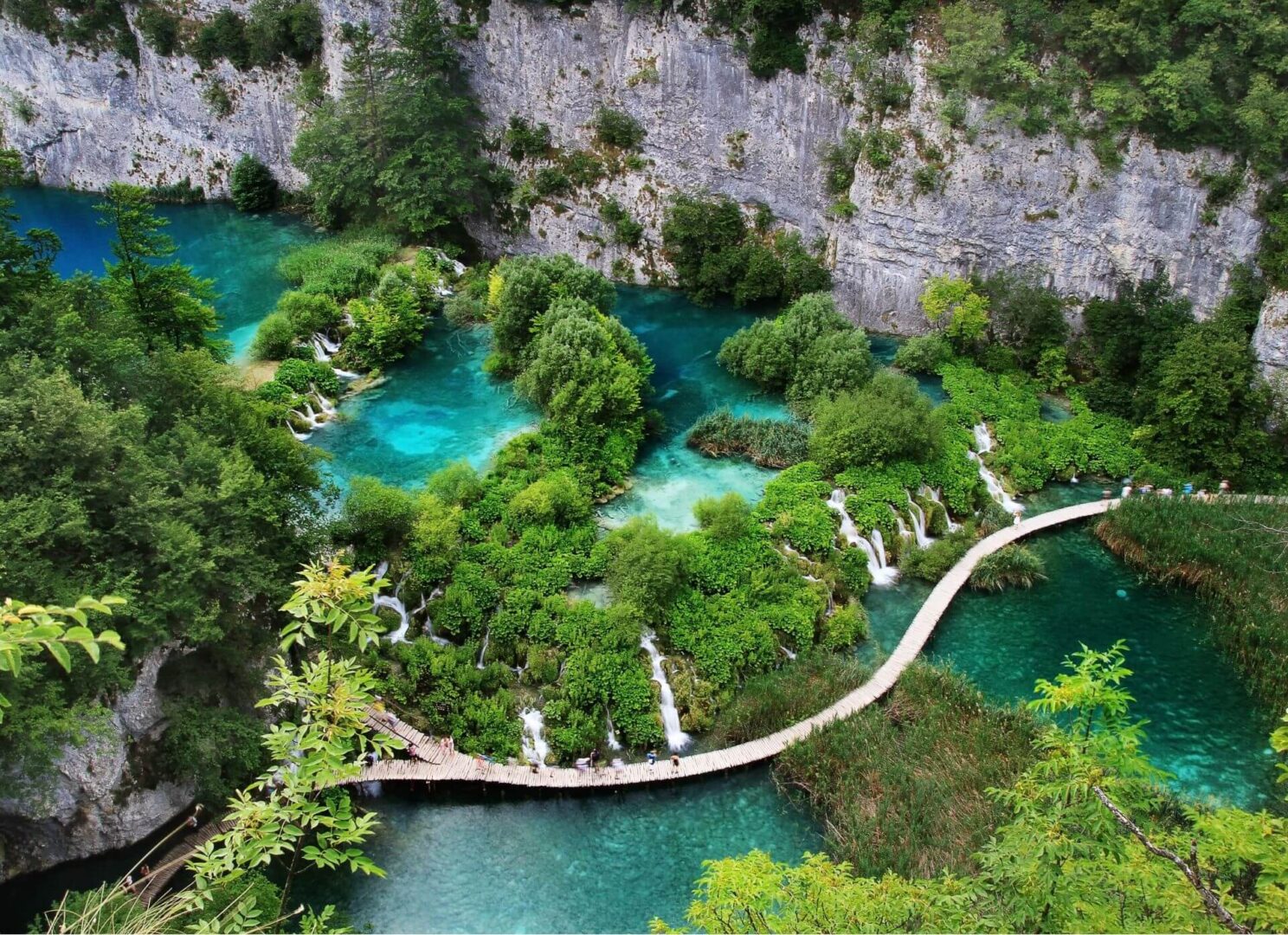 La Croatie trésors Dalmates, Chute de Krka. JVO Voyages votre agence de voyages en groupe par excellence, organise des excursions.