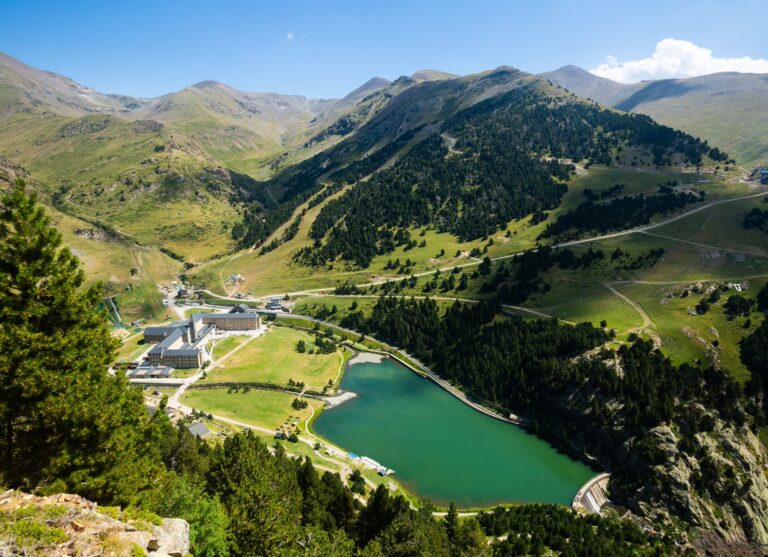 La vallée de Nuria - JVO Voyage, votre agence de voyages en groupe par excellence, organise des excursions en Espagne.