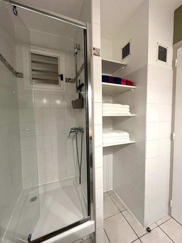 Ti Paradis 1 Martinique anse mitan salle d'eau d