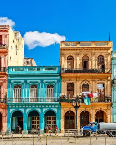 Charmes de Cuba. JVO Voyages votre agence de voyages en groupe par excellence, organise des excursions et croisières. Ville de la Havane.
